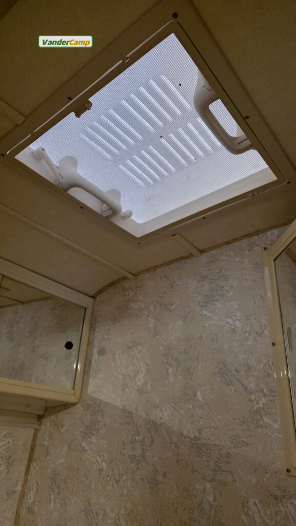 Elddis Shadowline 380