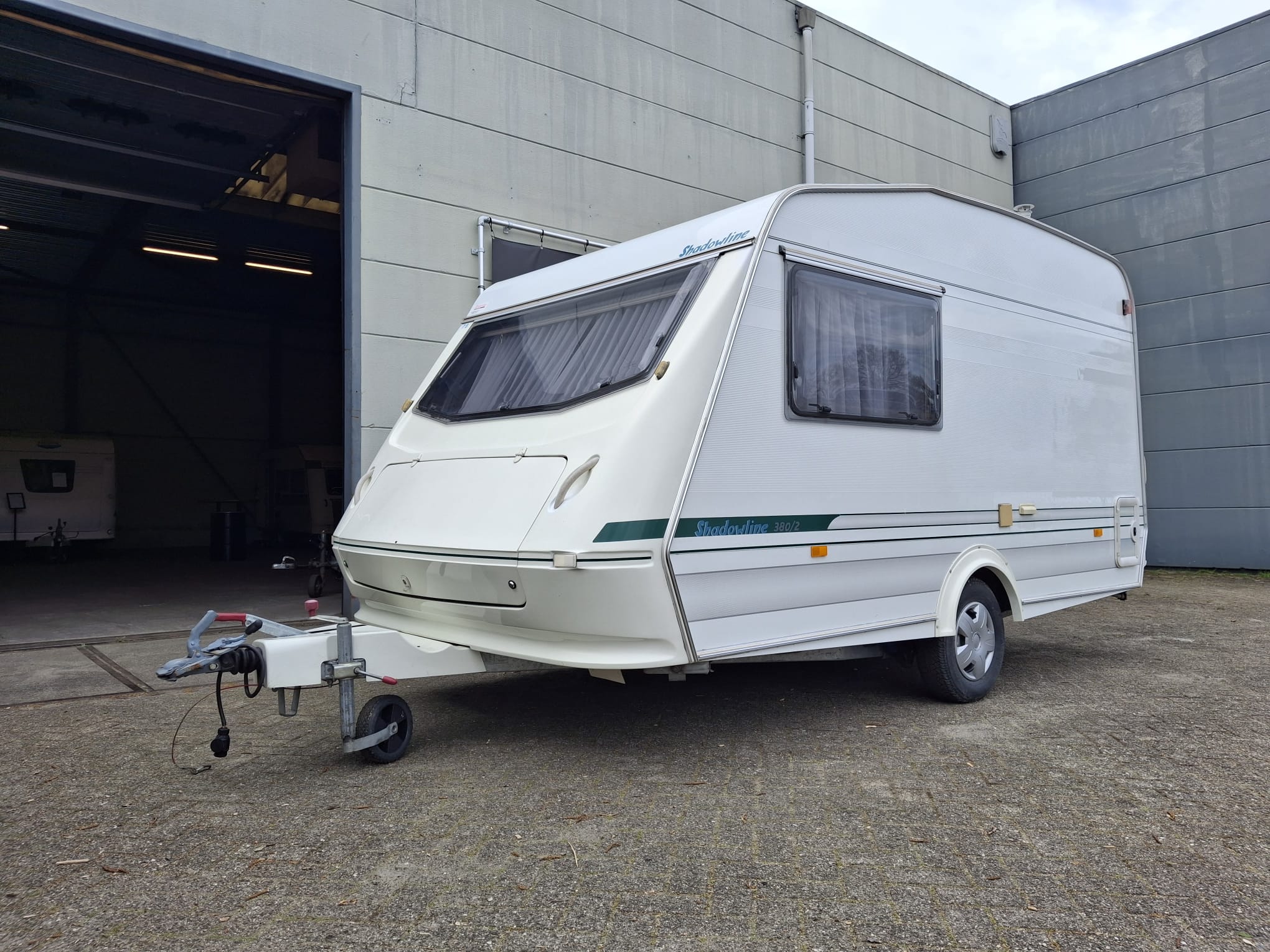 Elddis Shadowline 380